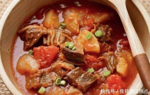 技巧|炖牛肉时，牢记这2招技巧，牛肉炖得更软烂，香味浓郁，好吃
