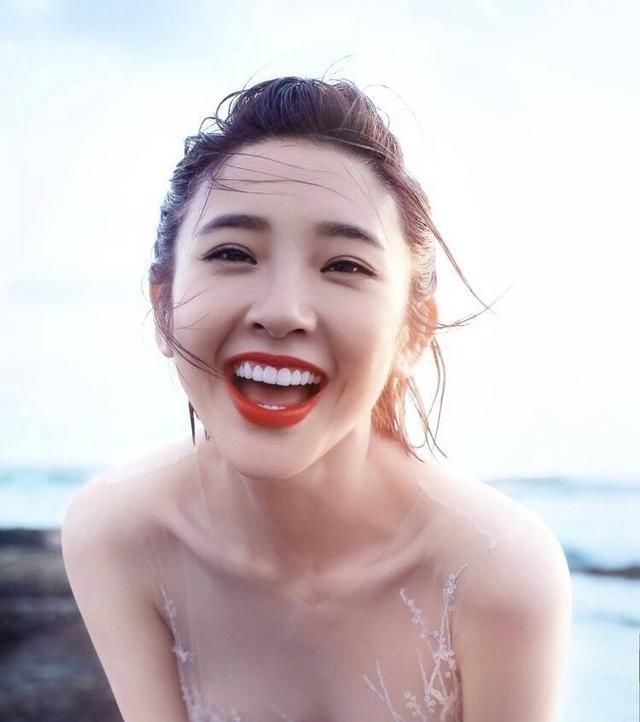 喜欢|长相干净的女生,一般都会有这4特点,即使五官很一般男生也喜欢