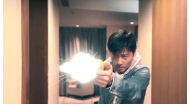 披荆斩棘的哥哥|《披荆斩棘的哥哥》陈小春舞台惹争议,尹正自选淘汰,张淇下滑