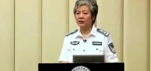 遵循|李玫瑾坦言养育儿子不遵循这“4个原则”,以后孩子难以有出息