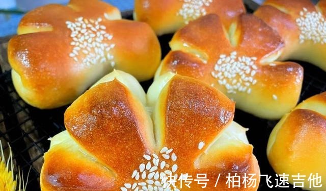 豆沙馅|孩子特别喜欢的小面包，细腻拉丝零失败，蓬松暄软口感好！