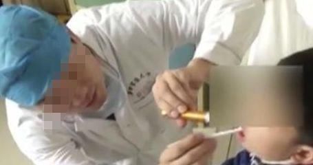 嘴巴|4岁孩子为什么总是张着嘴巴睡觉?你家有这种情况吗,快看看医生怎么说