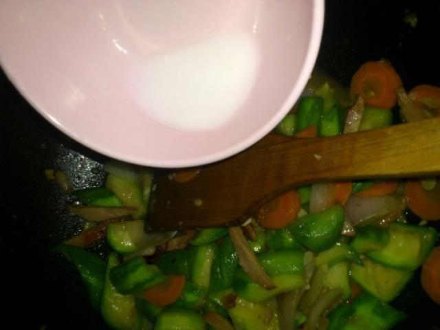 虾米|它是天然的“美容水”,女人隔三差五,美容去皱,面膜都省了