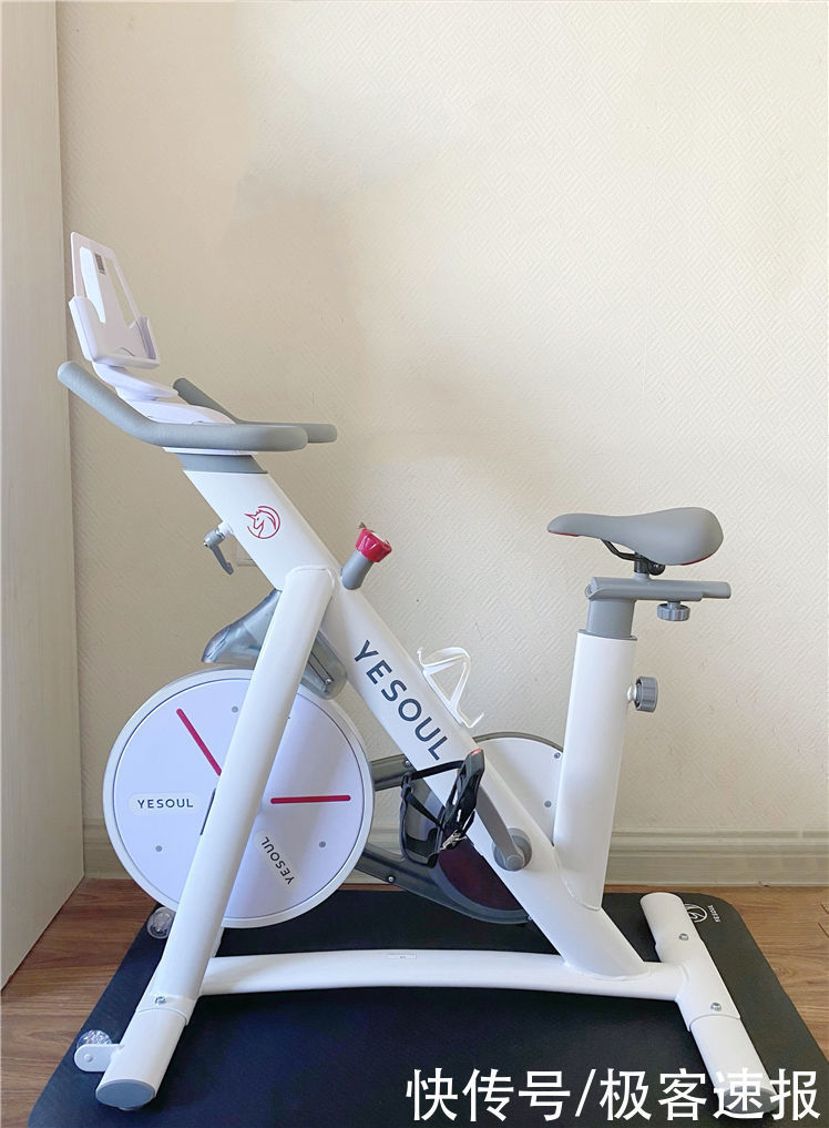 居家锻炼不能打扰邻居,骑野小兽s1动感单车是个办法