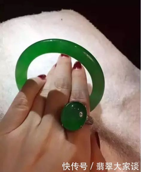 你知道翡翠商是怎么看待翡翠行业的吗?值得一看!