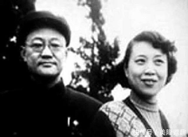 妻子|百岁老人的爱恋,和妻子相伴28年,骨灰放枕边共眠33年