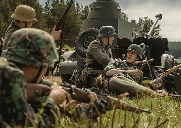 党卫军|最后的党卫军士兵:莱科斯汀,真实历史是在密林中战死?