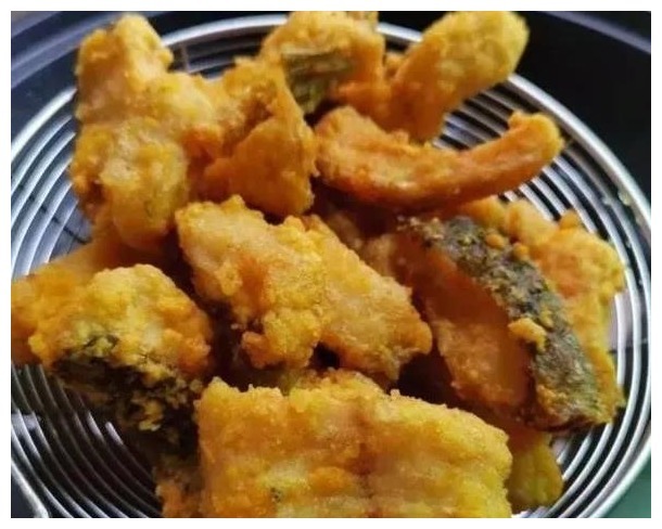 鱼的最新做法,只需3步,金黄酥脆口感好,聪明的人都这样吃