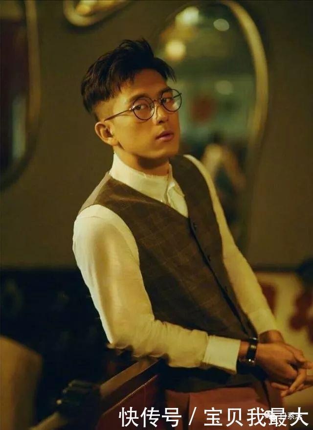 怎么选一副适合自己的眼镜脸型和气质都要考虑