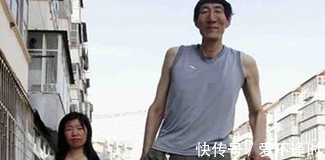 鲍喜顺|中国巨人鲍喜顺,妻子矮他70公分,孩子10岁有多高?
