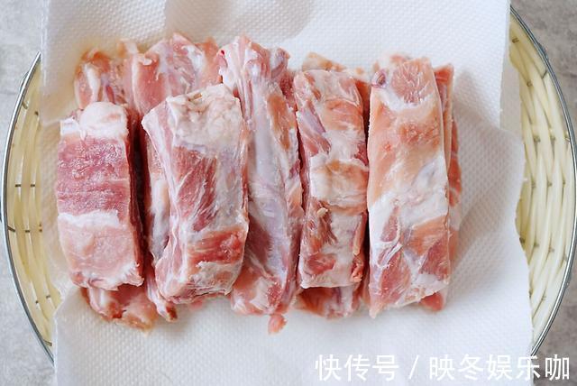 多汁|猪肉价格一下降，我和家人就爱这样吃烤猪排，鲜嫩多汁香而不腻