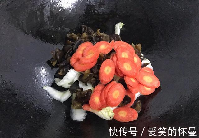 营养|白菜学会这么做，比炖肉还好吃，鲜美营养又简单，上桌连汤都不剩
