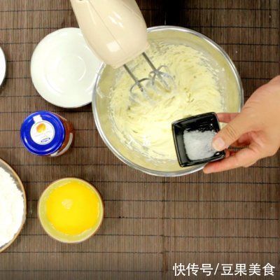 酥软|精致酥软的果酱曲奇教程来啦~在家也能做！还能变换你喜欢的口味