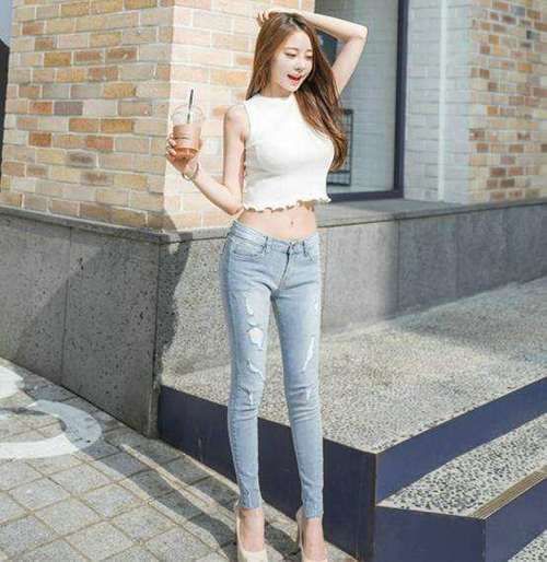 搭配 时尚美女,搭配紧身牛仔裤, 气质十足修身显高的视觉感