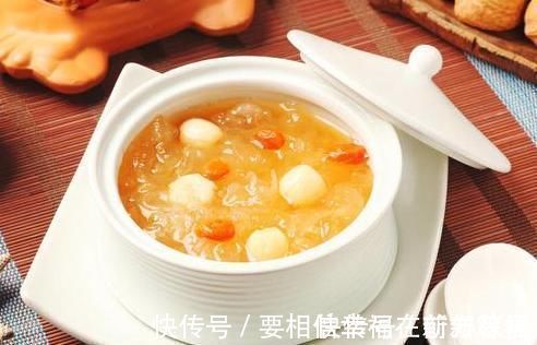 银耳汤|煮银耳，只剪碎是不够的，学会正确方法，20分钟出胶，汤汁更浓稠
