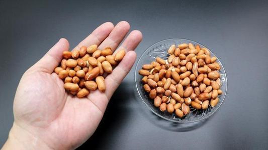 主食|减肥不能吃花生营养师提醒若不想腰上长赘肉，少吃5种食物