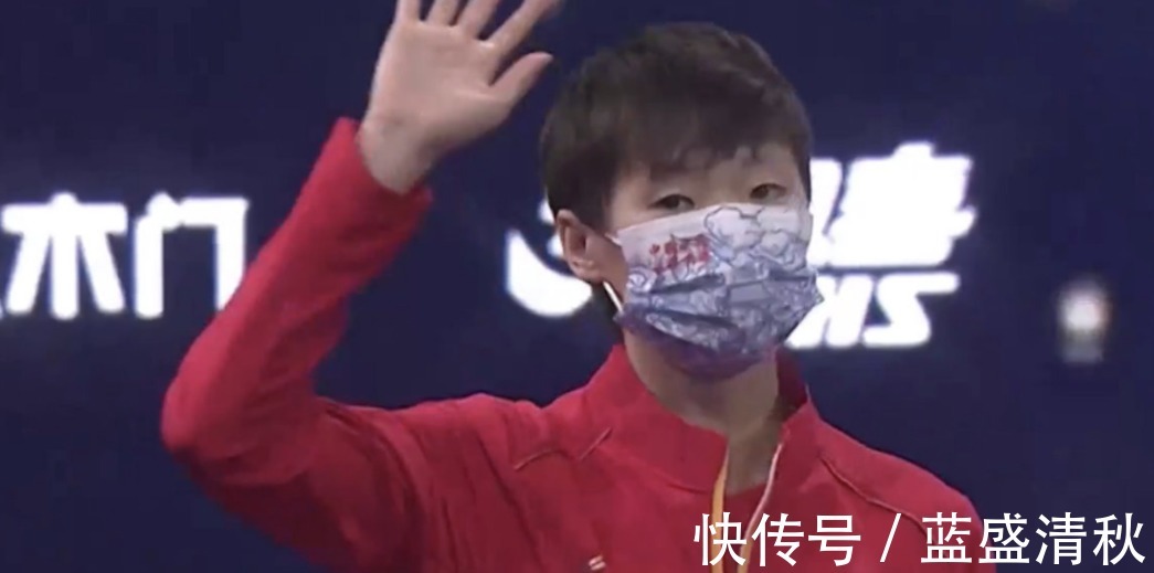 王曼昱|震撼！4面红旗同步升起，国乒实现领奖台大包揽，陈梦也渴望冠军！