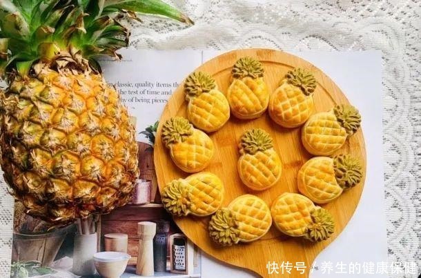 月儿圆,吃月饼,快来看看超萌小菠萝月饼