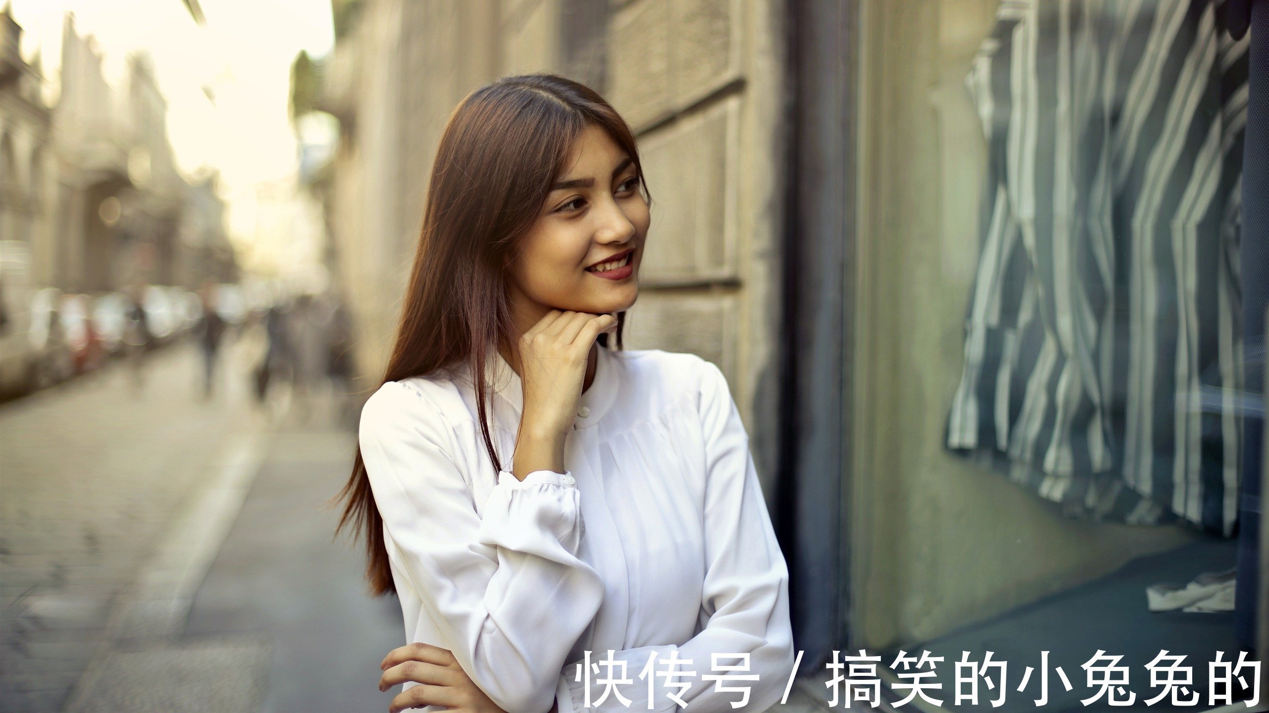 |搞笑GIF段子:网上新买的鞋子,这掉色程度真是吓人啊