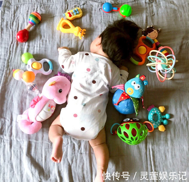 发育|宝宝为什么要多趴?1-3个月是娃练趴的“黄金期”,家长不要错过