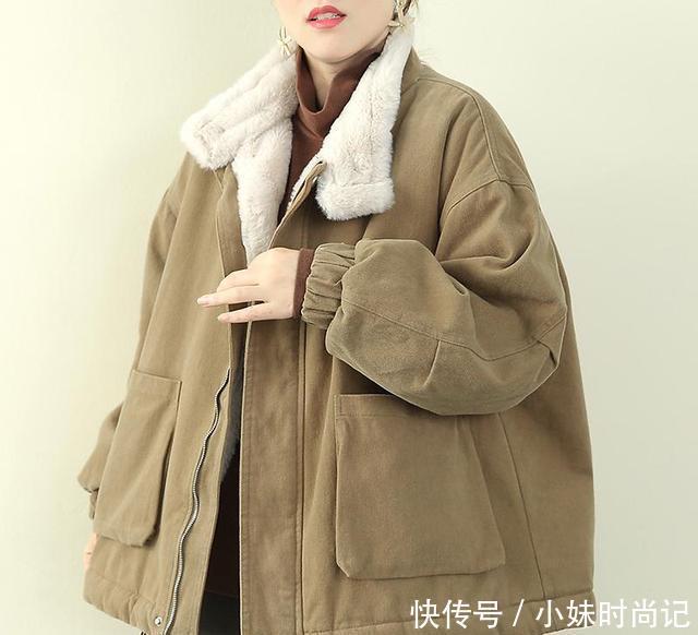 跨年也要穿得美又暖, 复古文艺风外套加持, 真的是养眼又气质