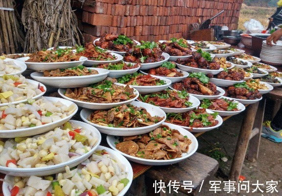 为何在农村吃酒席，一道菜上桌之后，客人便会纷纷离席呢？