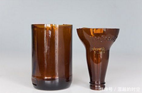 家里的啤酒瓶别扔,这样改造一下拿来养花,美丽实在又省钱