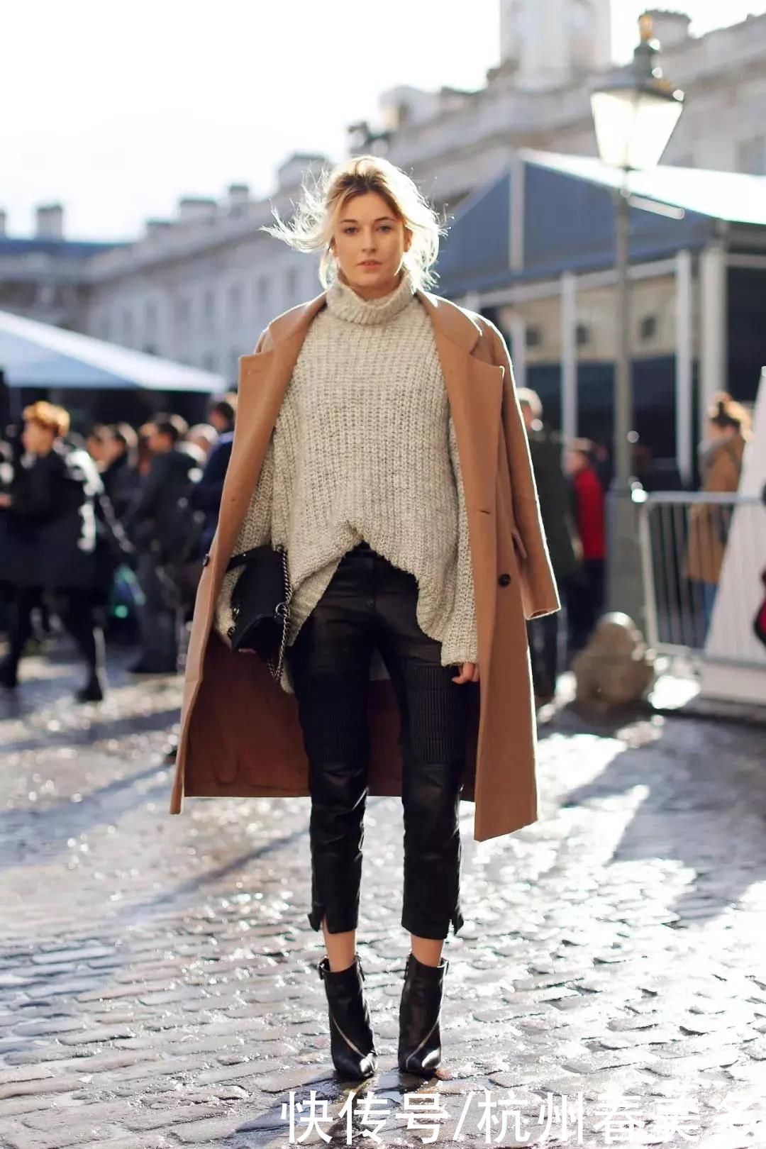 毛衣流行这么塞，修饰腿型还显高5cm