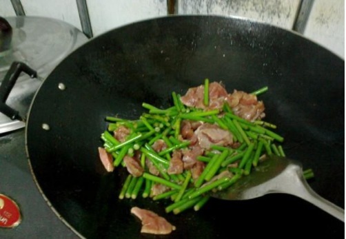 肉怎么炒才嫩滑?30年大厨教你9招,炒出的肉肉滑嫩好吃不塞牙