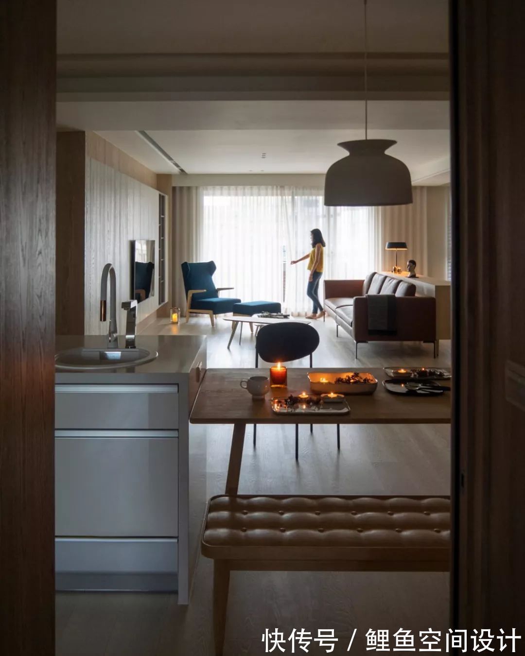 客厅|180㎡现代简约，暖色调的浪漫，温馨舒适自然