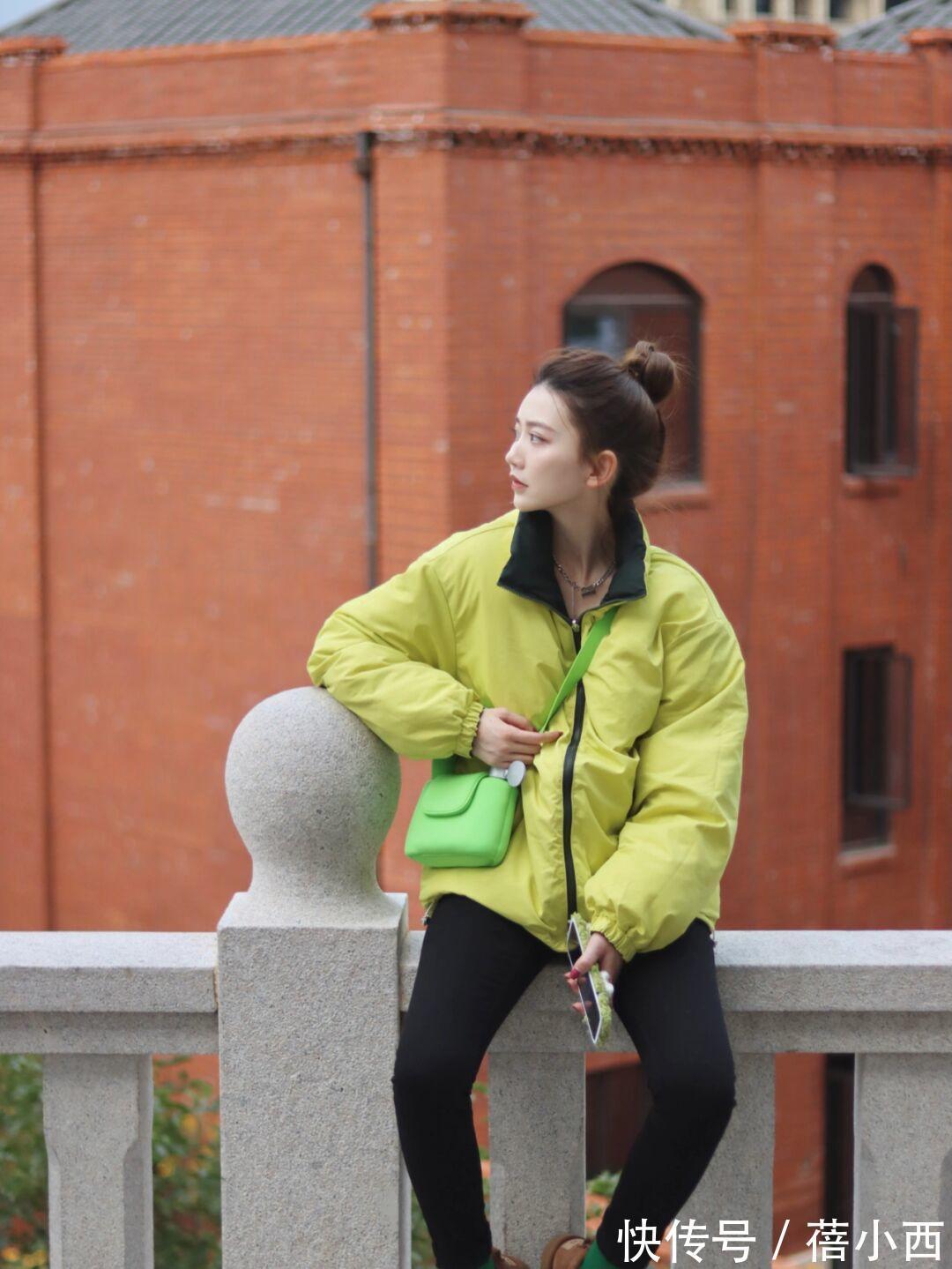 黄色调|怕冷星人的福音来了,“羽绒服”永不过时,天寒地冻就选它来穿搭