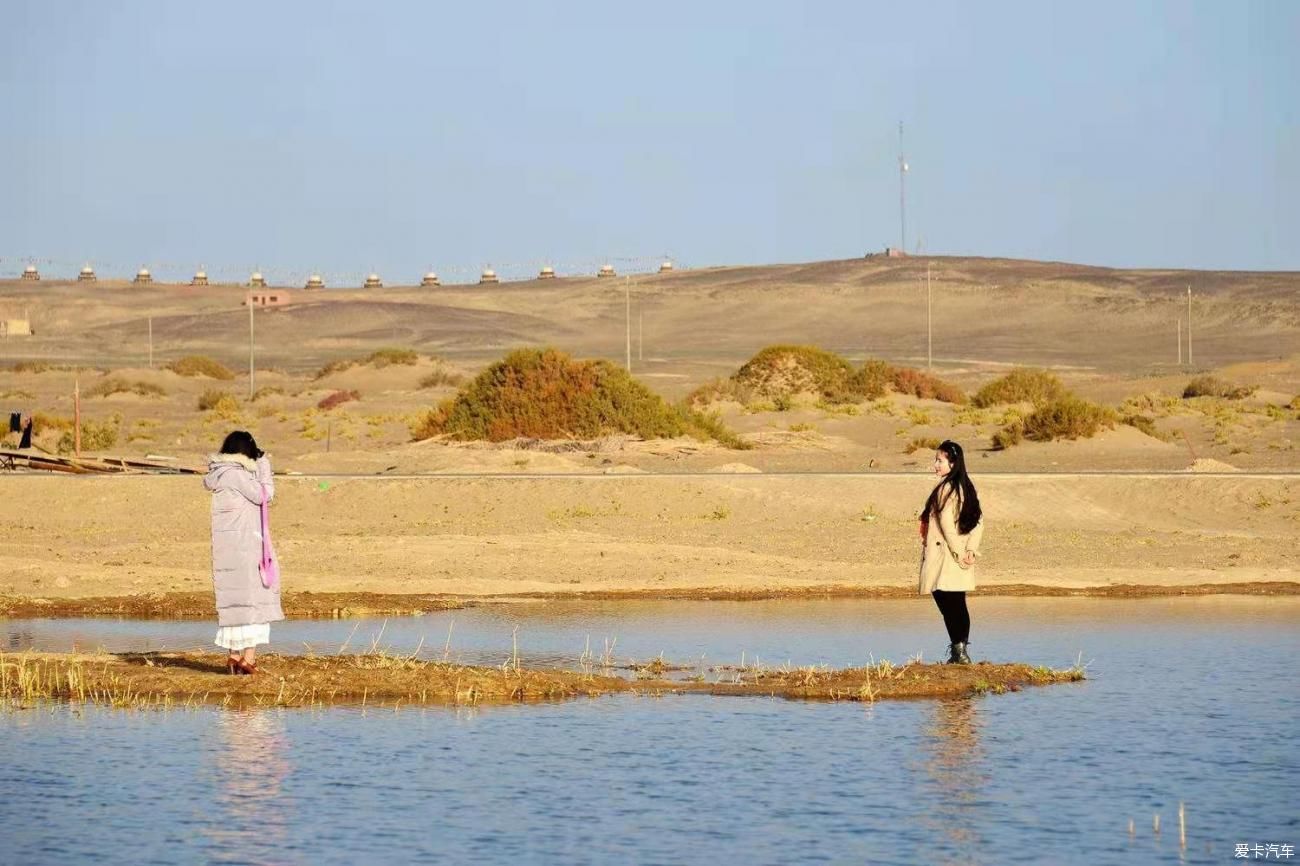 沙漠湖泊居延海