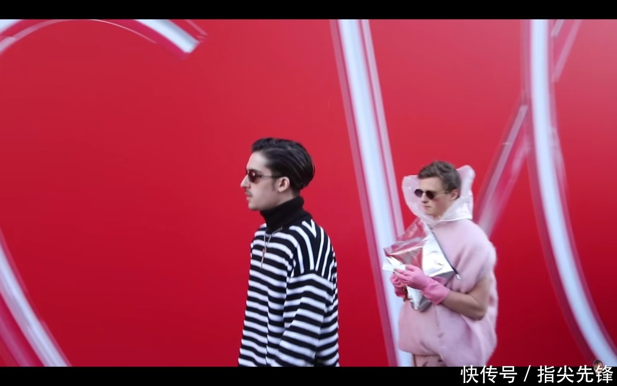 100块把土鳖宅男变鲜肉超模,英国俩沙雕小哥把时尚圈玩坏了