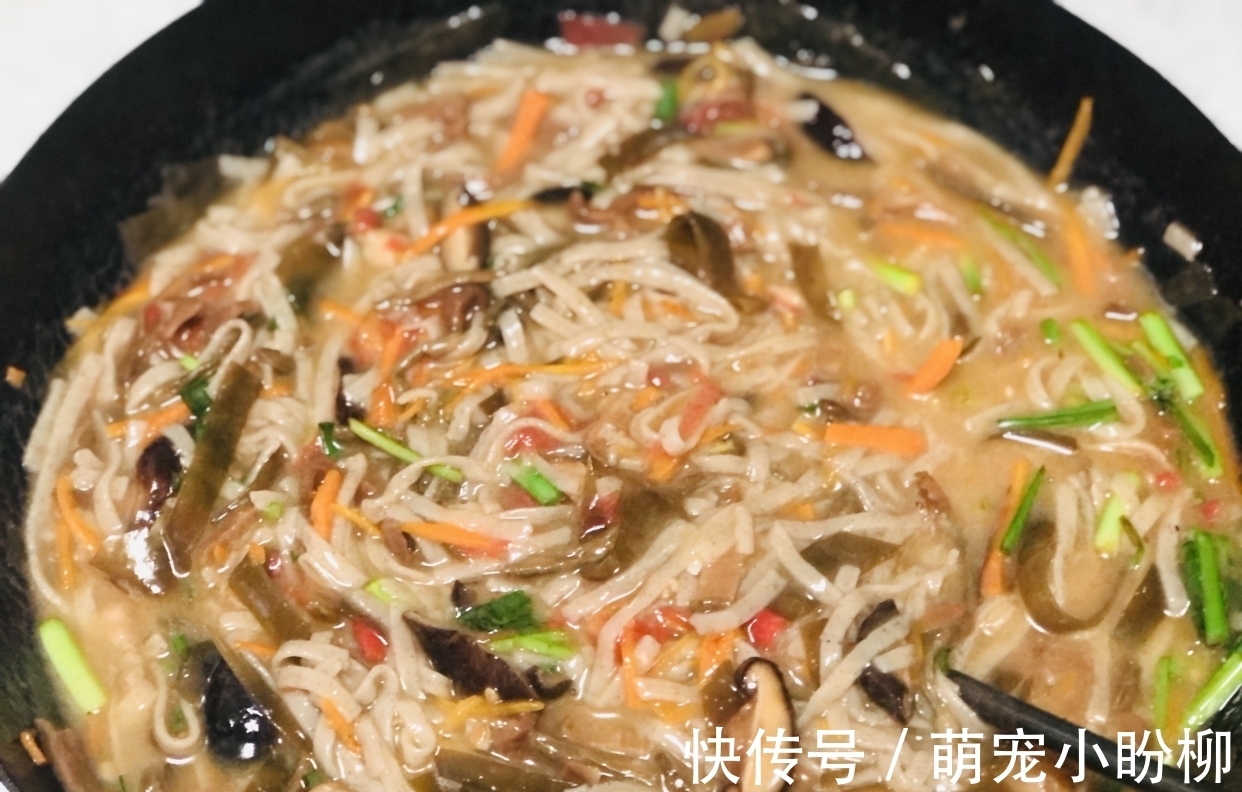 豫北农村常吃的一碗面,用料简单实在,汤浓味美,比烩面好吃多了