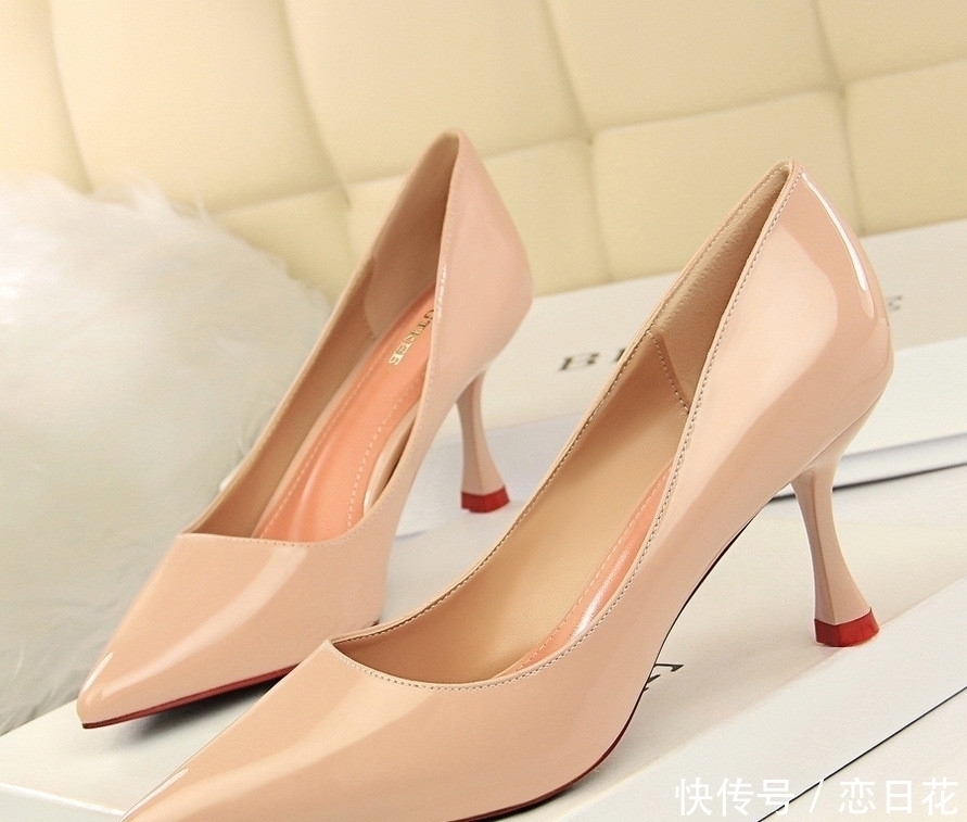 百搭|今年非常火爆的高跟鞋,双双亮瞎眼,让我忍不住都想剁手