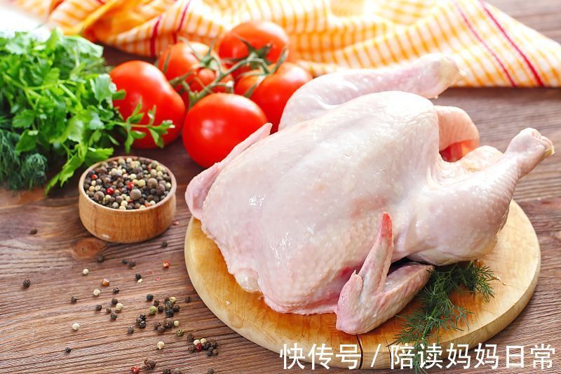 活了30年终于知道鸡肉还可以这样吃，鸡肉身上插满365根牙签，瞬间变美食