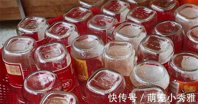 腌西红柿的季节到了,一次20斤腌制起来,做法简单,吃一年不会坏