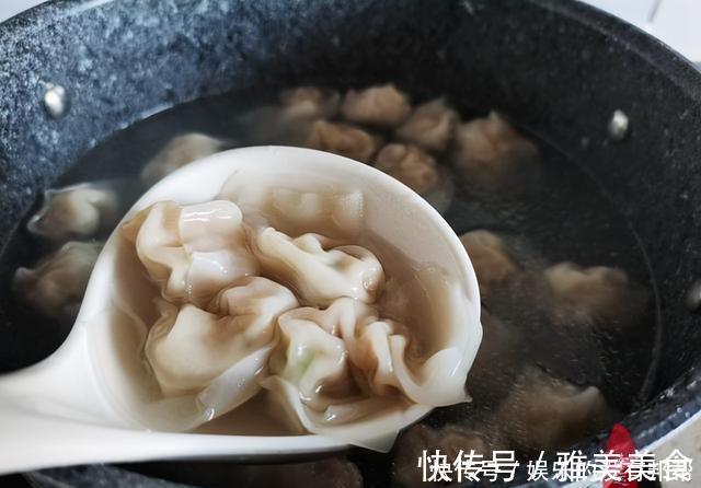 北方|亲手制作北方特色的鲜肉馄饨，受累又忙碌，不如儿媳买的小云吞
