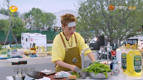 干活|《中餐厅5》宁静被恶剪？干活全程背景板，与黄晓明吵架镜头不对劲