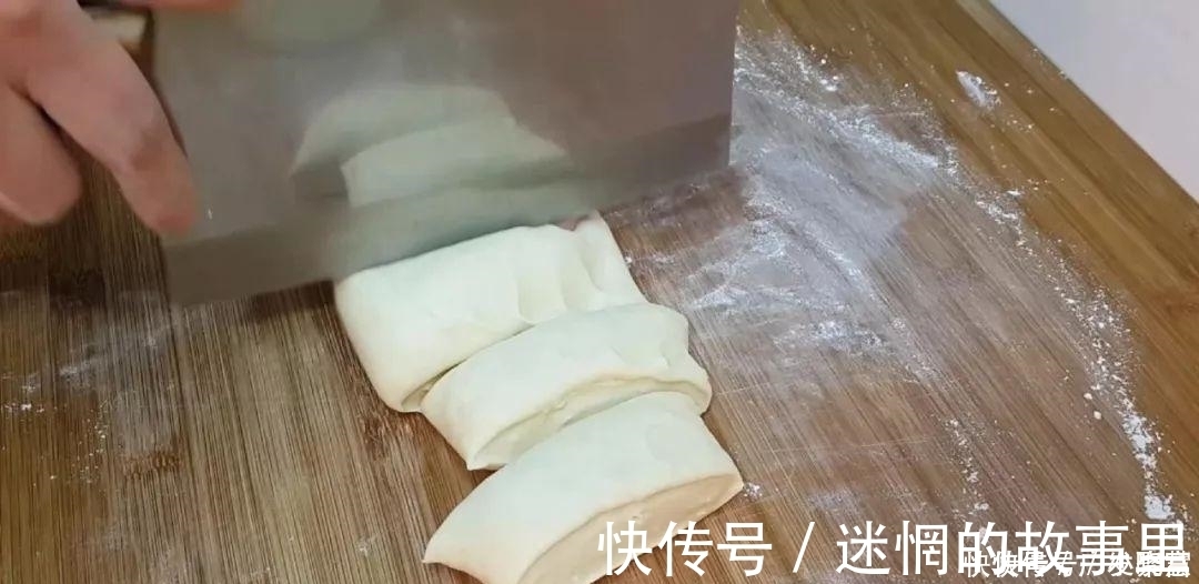油条|2个鸡蛋,1袋牛奶,不用一滴水,比油条面包还好吃,放凉都不会硬