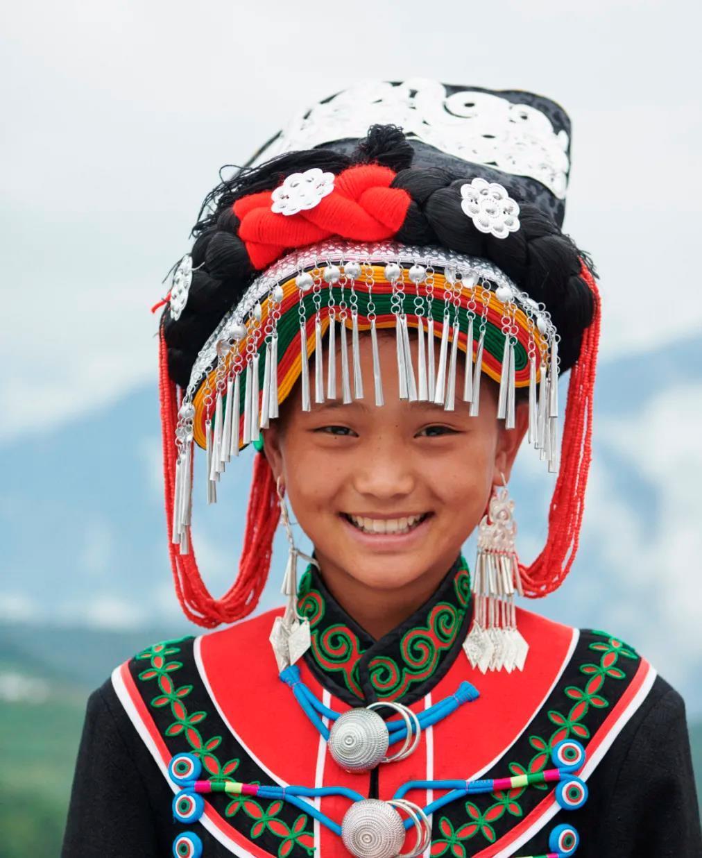 孩子们|好羡慕大凉山的“妞妞”们，能够遇到吉布小龙这样的老师