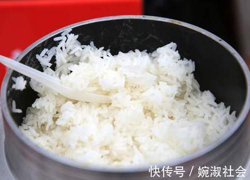 清水|蒸米饭,只放清水还不够,多放2样,米饭喷香软糯,粒粒饱满