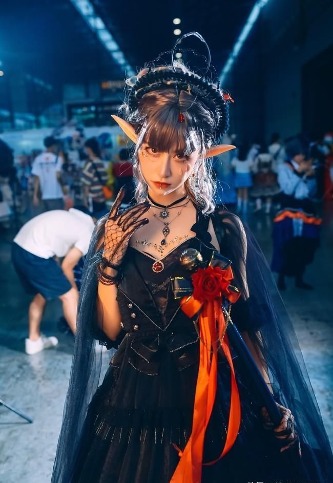 悄悄|cosplay-悄悄“坠入人间”的黑裙子精灵