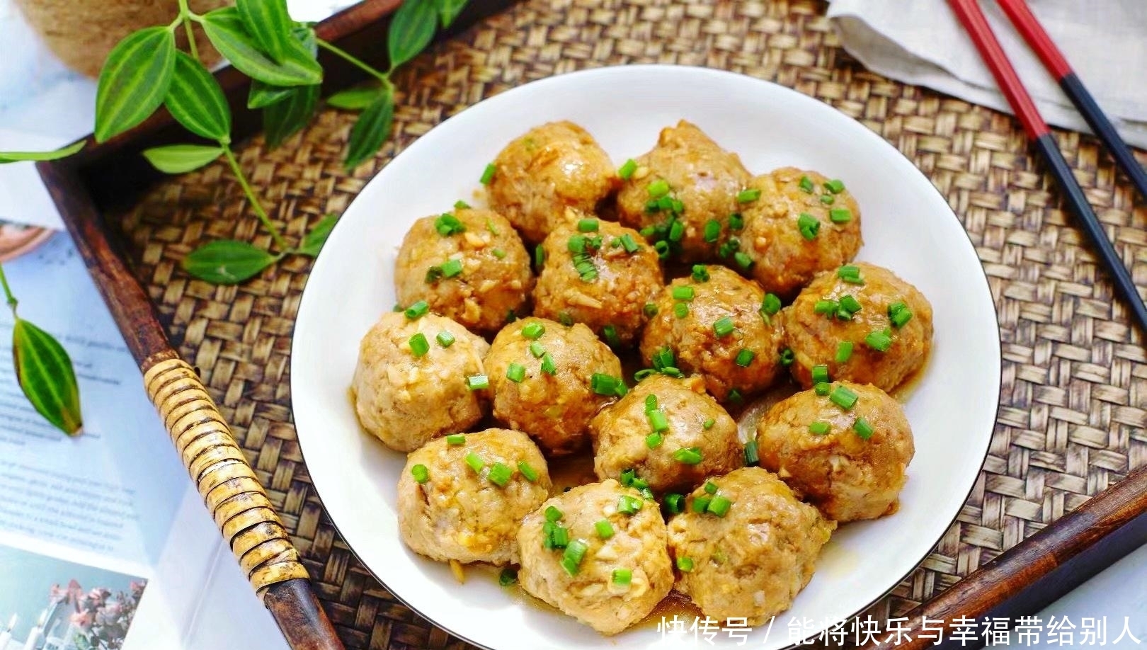 莲藕和肉这么做，不用1滴油，做好之后比藕盒还香，开胃下饭