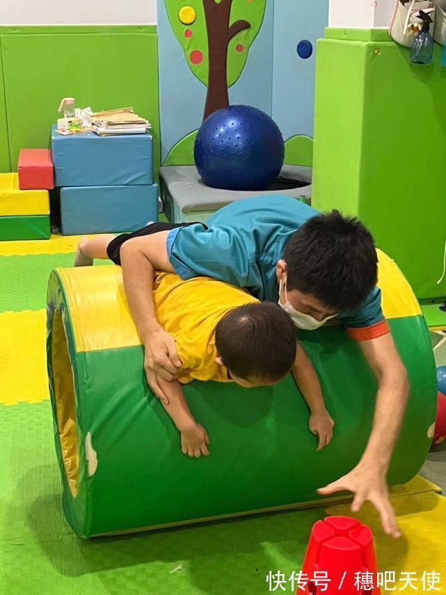 妈妈|天使课堂:如何给孤独症孩子进行个训才是最有效的?