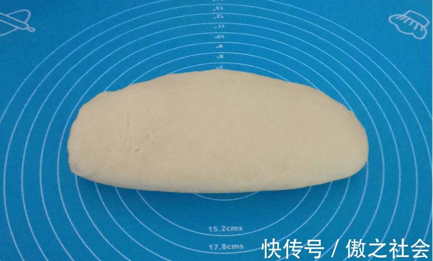 面团|这才是玉米面馒头简单的做法,一揉一切,香甜又暄软