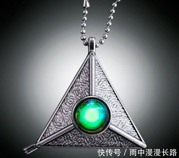 盘点奥特曼中最奇葩的变身器,迪迦是闪光棒,赛罗是眼镜!