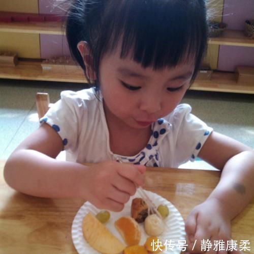 误区|孩子太瘦也不健康,跟吃饭多少关系不大,最怕家长陷入2个误区