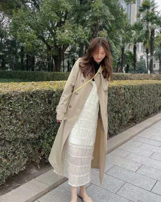 被“黑白配”穿搭圈粉了,学会这些搭配小心机,轻松展现高级时尚