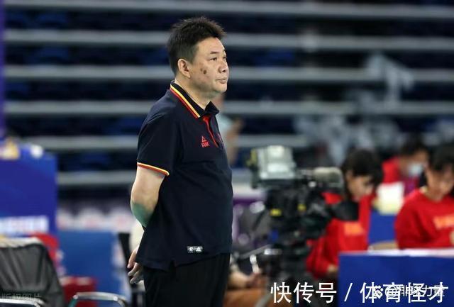 中国女排|蔡斌任中国女排主帅已批复,已到组建团队阶段,男排联赛有意扩军